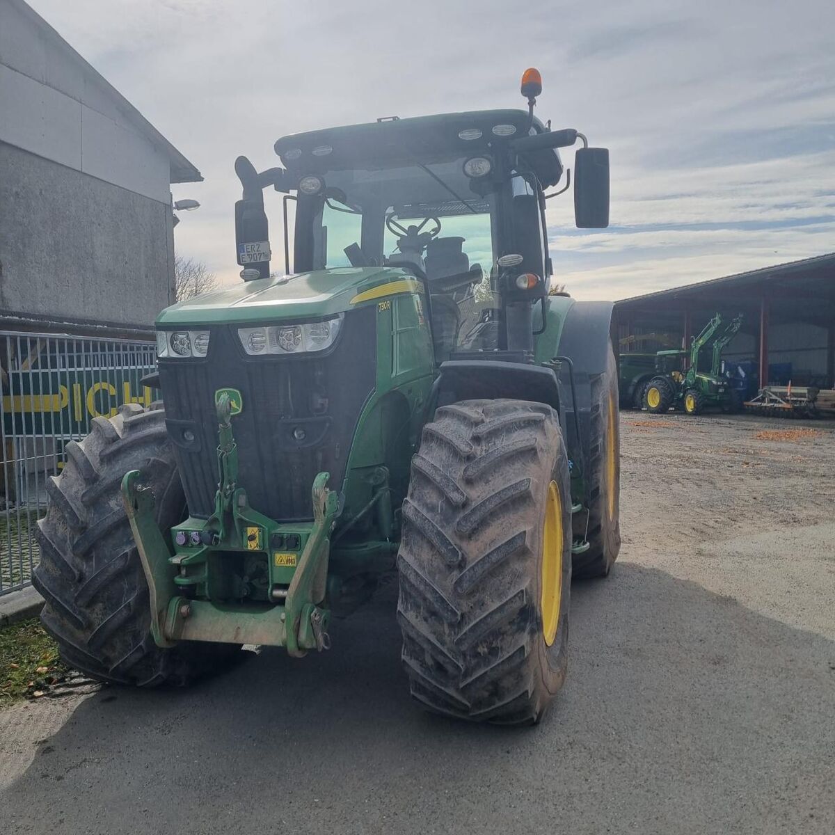 John Deere 7310 R e23 1