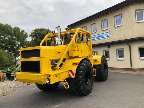 Kirovets K700A V8