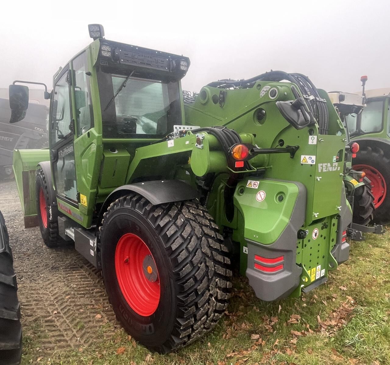 FENDT Cargo T 740 Sennebogen 2