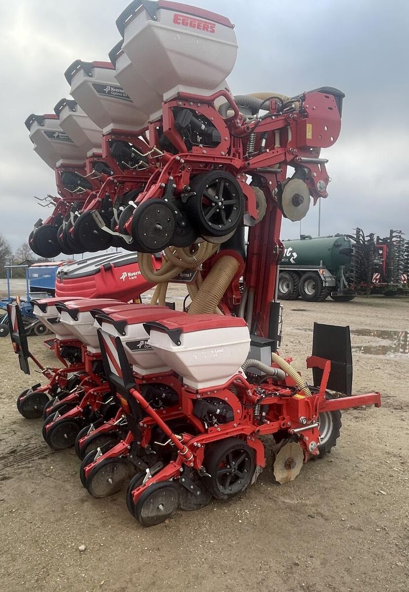 Kverneland Optima 12 SX mit Fronttank 2