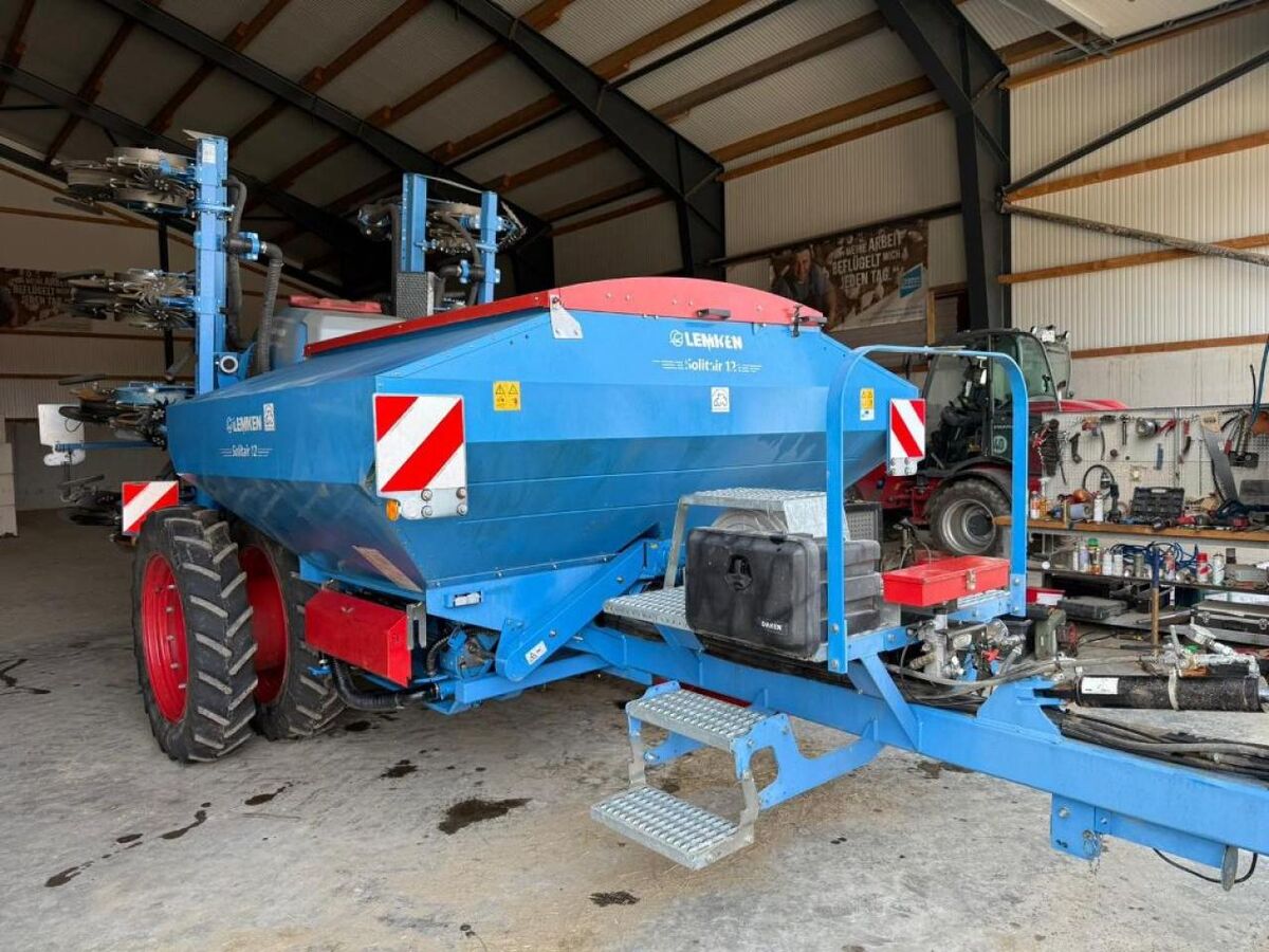 Lemken Azurit 9 mit Solitair 12SW 2