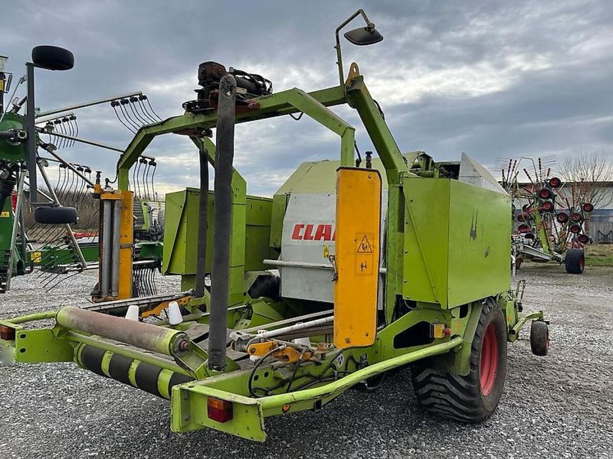 Claas Rollant 255 RC 2