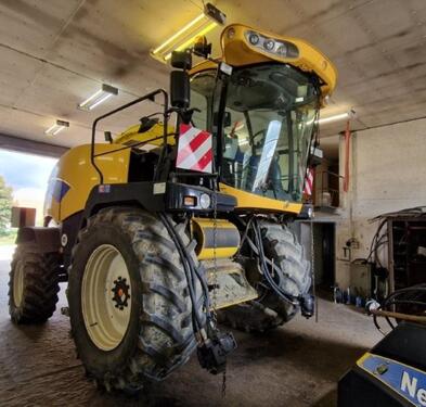 New Holland FR 9050