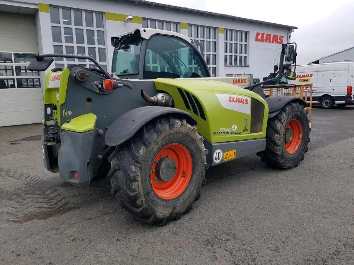 Claas Scorpion 7044 Vario Power 3