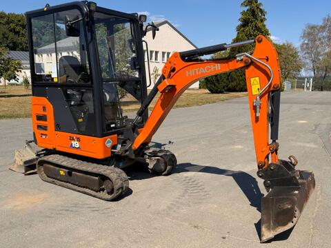 Hitachi ZX19-6CR 580h, 4 Geräte
