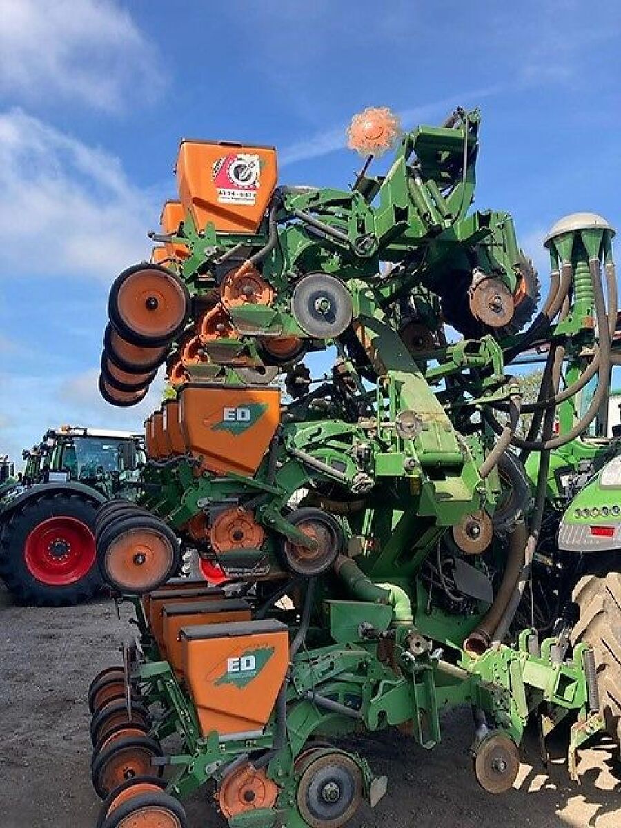 Amazone ED902K mit Fronttank 3