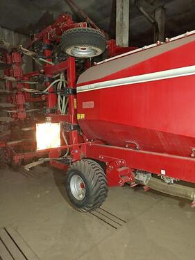 Horsch Focus 6 TD mit Maistro und Rapsschiene