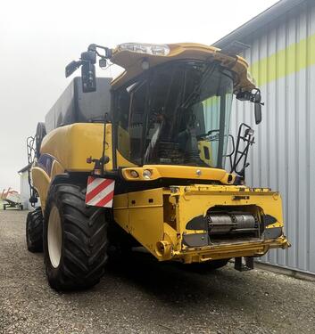 New Holland CR 9070