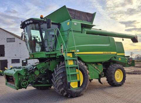 John Deere T560