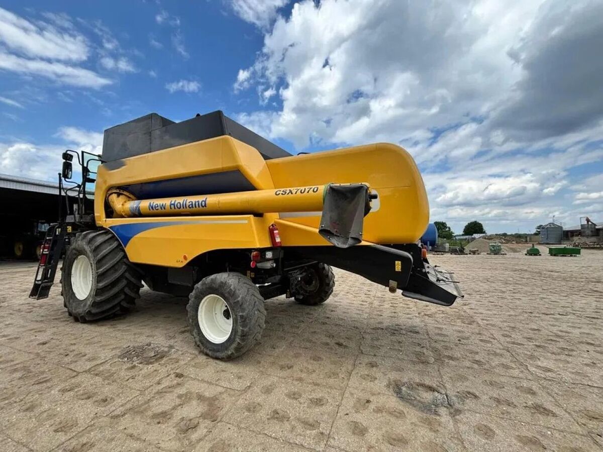 New Holland CSX7070 2