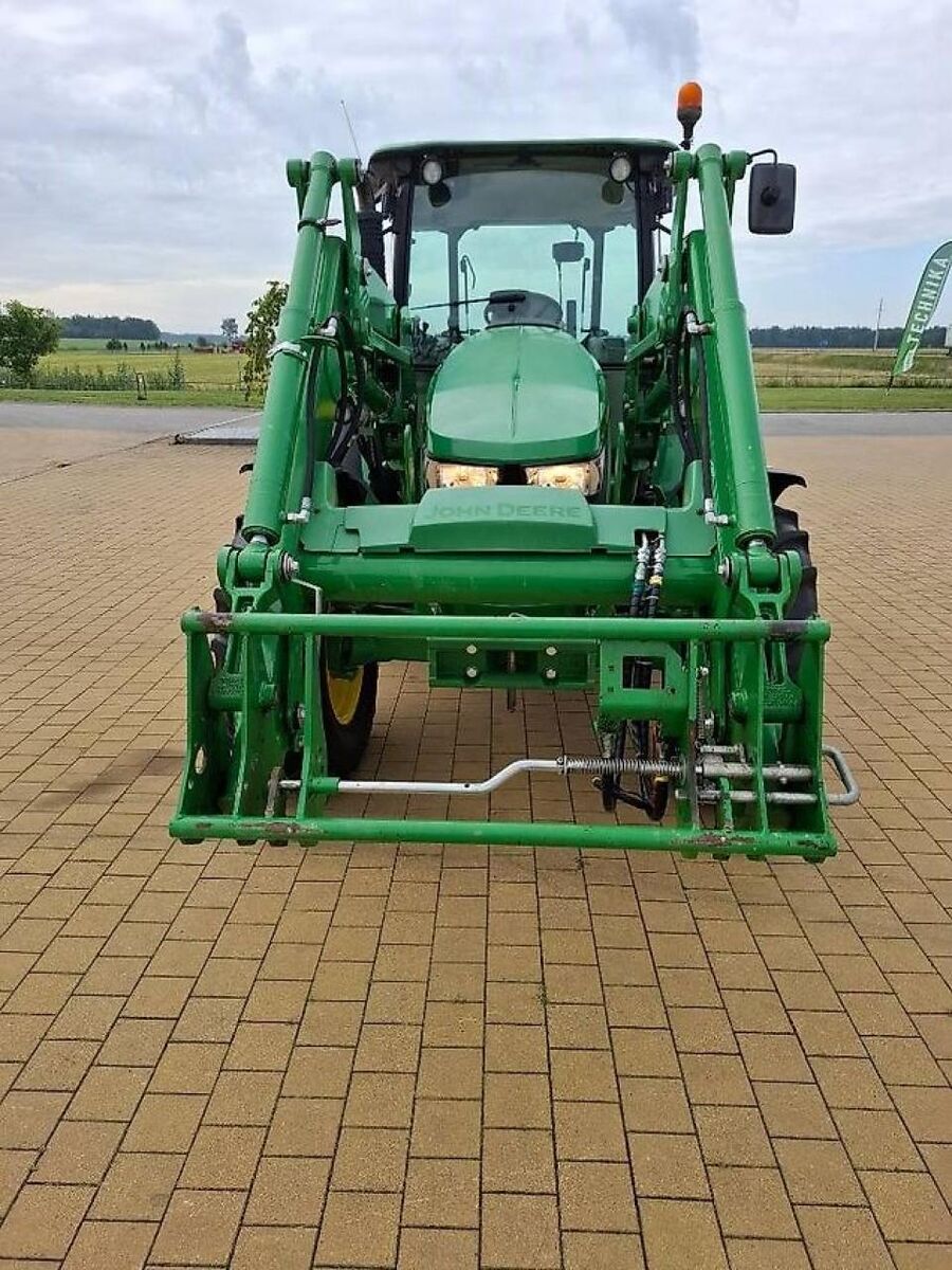 John Deere 5100M 1