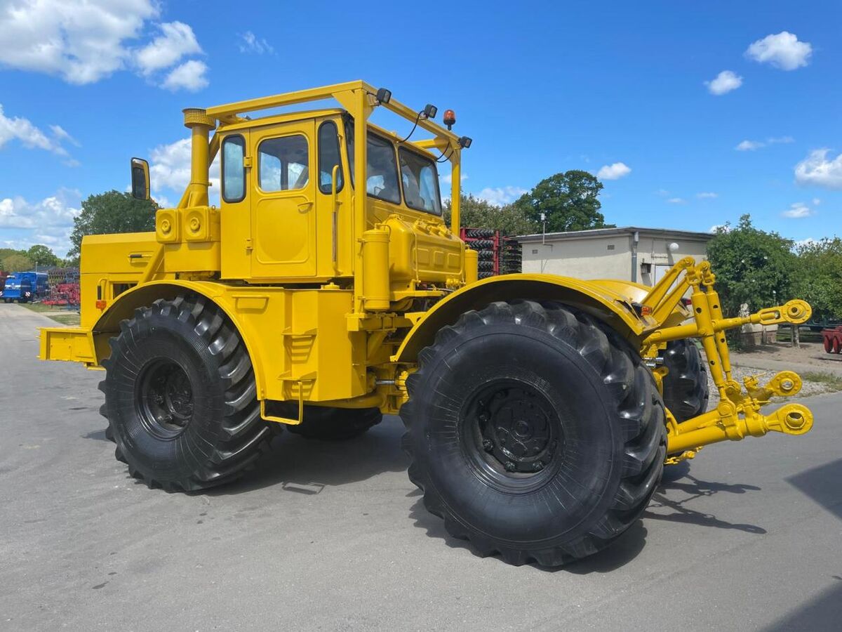 Kirovets K 701 V12 3