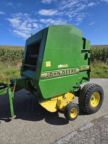 John Deere 570