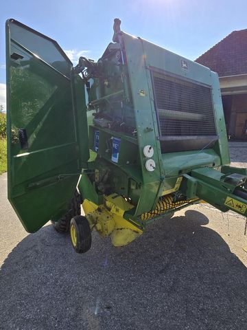 John Deere 570