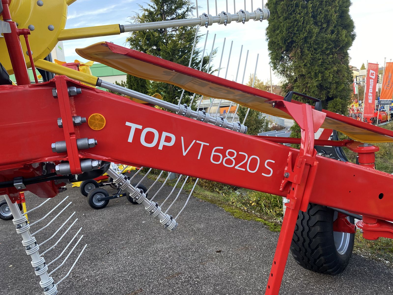 Pöttinger Schwadkreisel TOP VT 6820 S 3