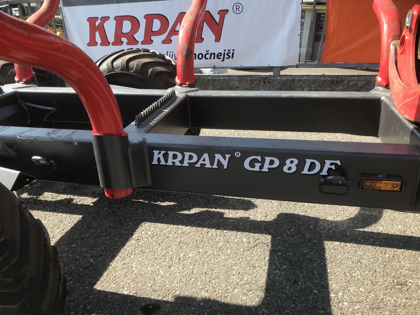 Krpan Forstanhänger GP 8 DF + Forstkran 7,60-m  3