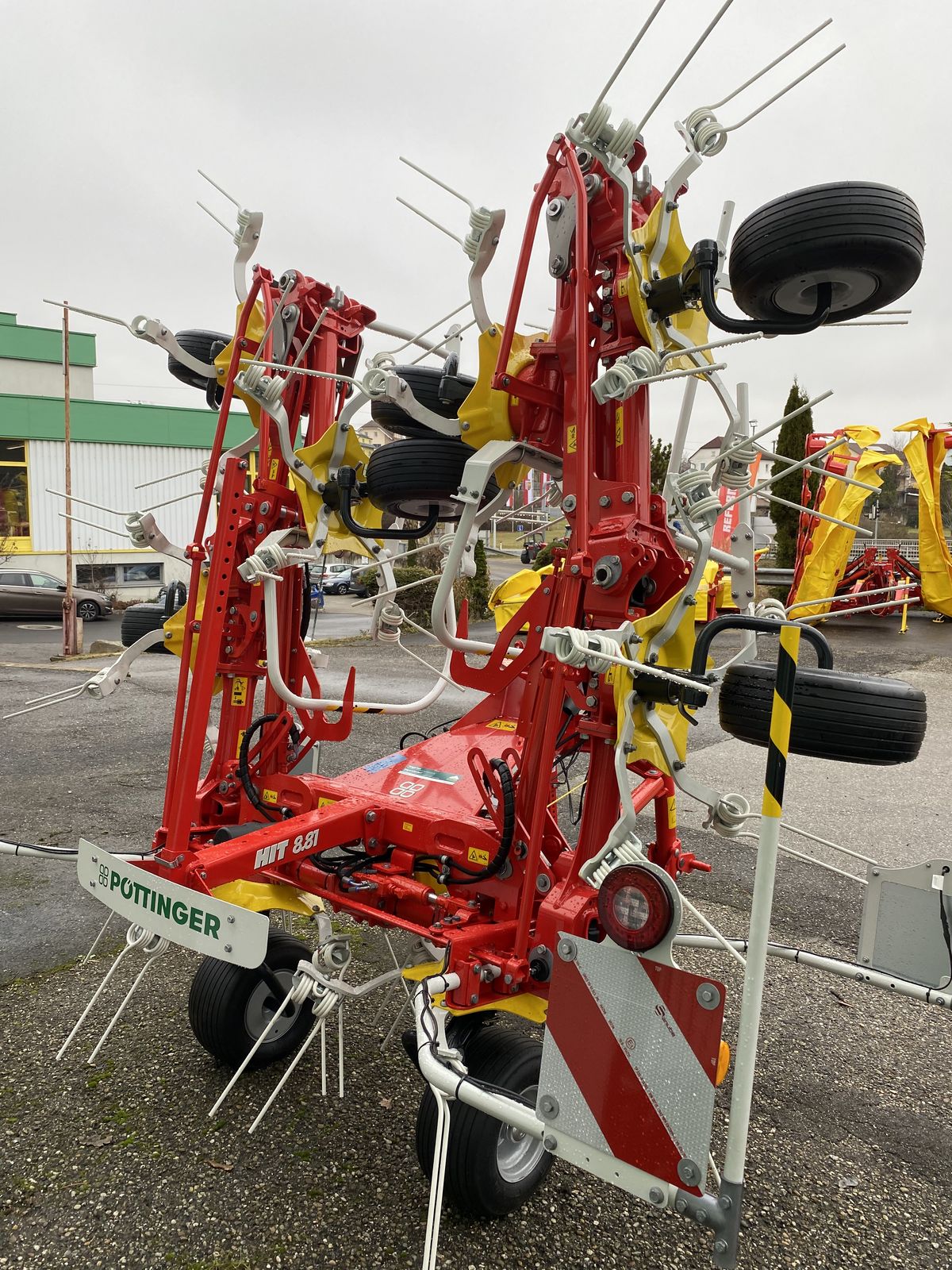 Pöttinger Zettkreisel HIT 8.81 3