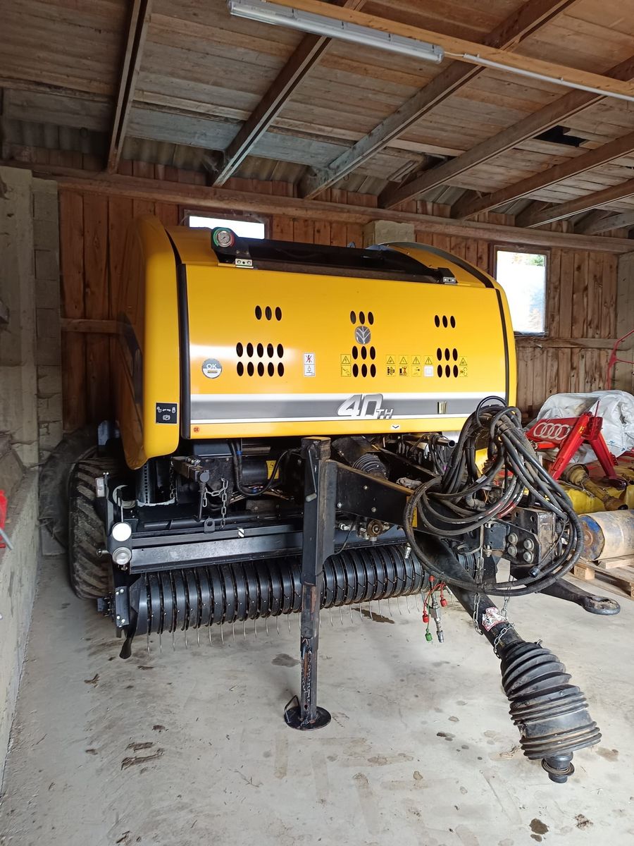 New Holland Rundballenpresse Roll Belt 150 2