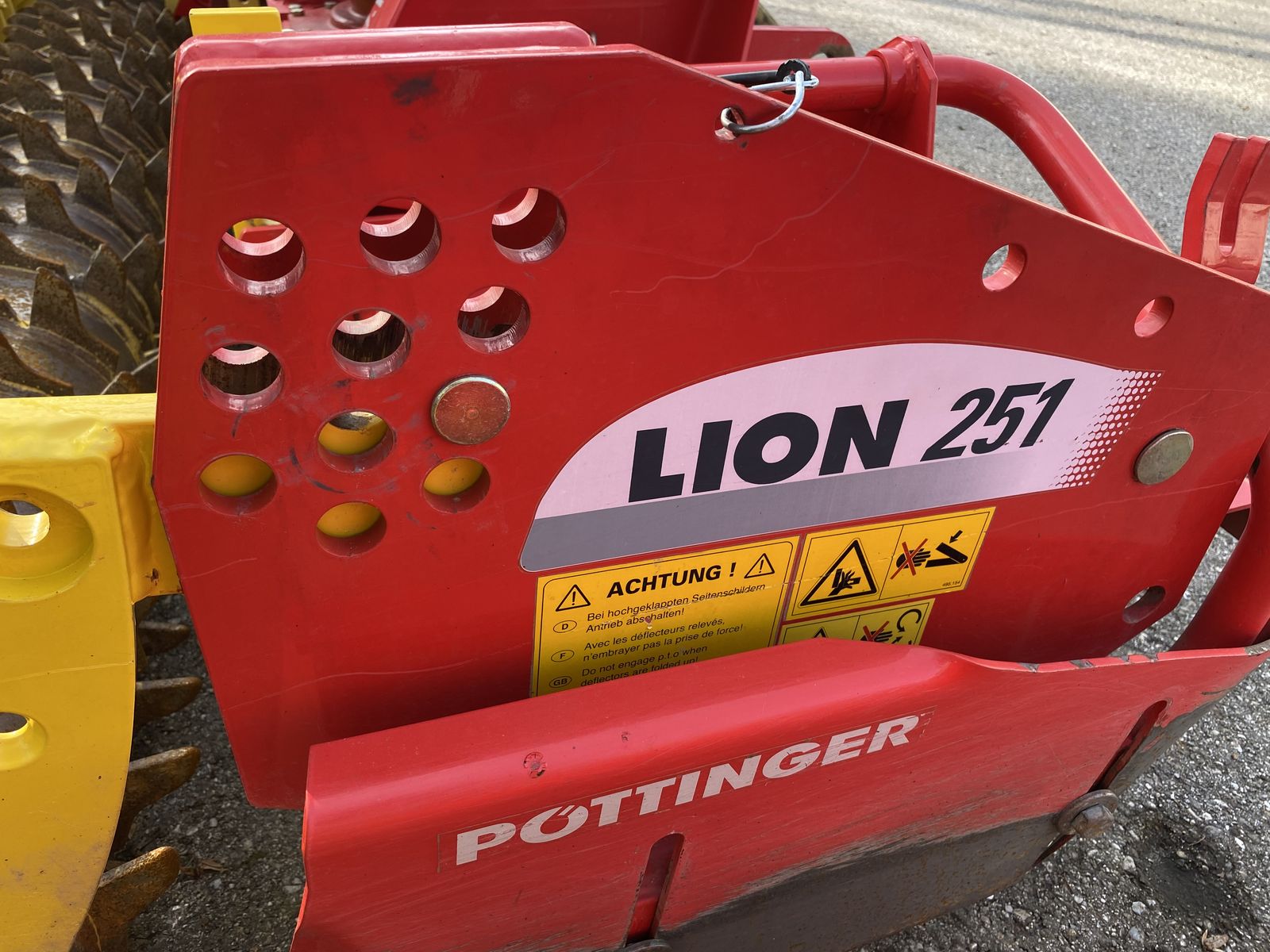 Pöttinger Kreiselegge Lion 251 3