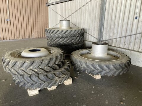 Sonstige PFLEGERÄDER 340/85R48