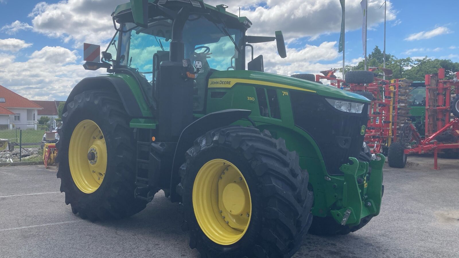 John Deere 7R 330 2