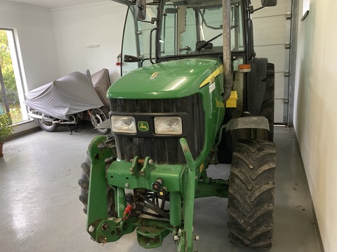 John Deere 5515F