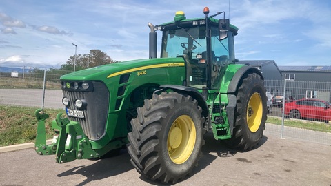 John Deere 8430