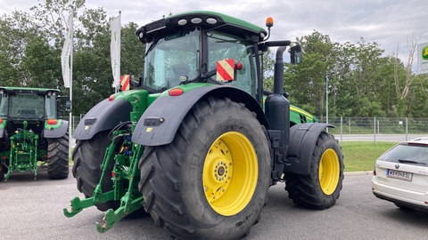 John Deere 8370R