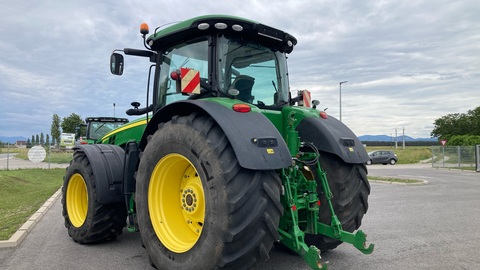 John Deere 8370R