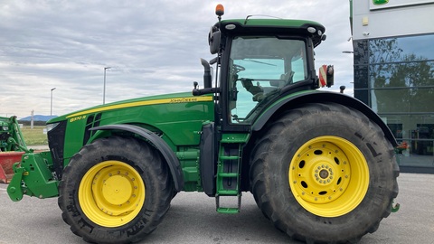 John Deere 8370R