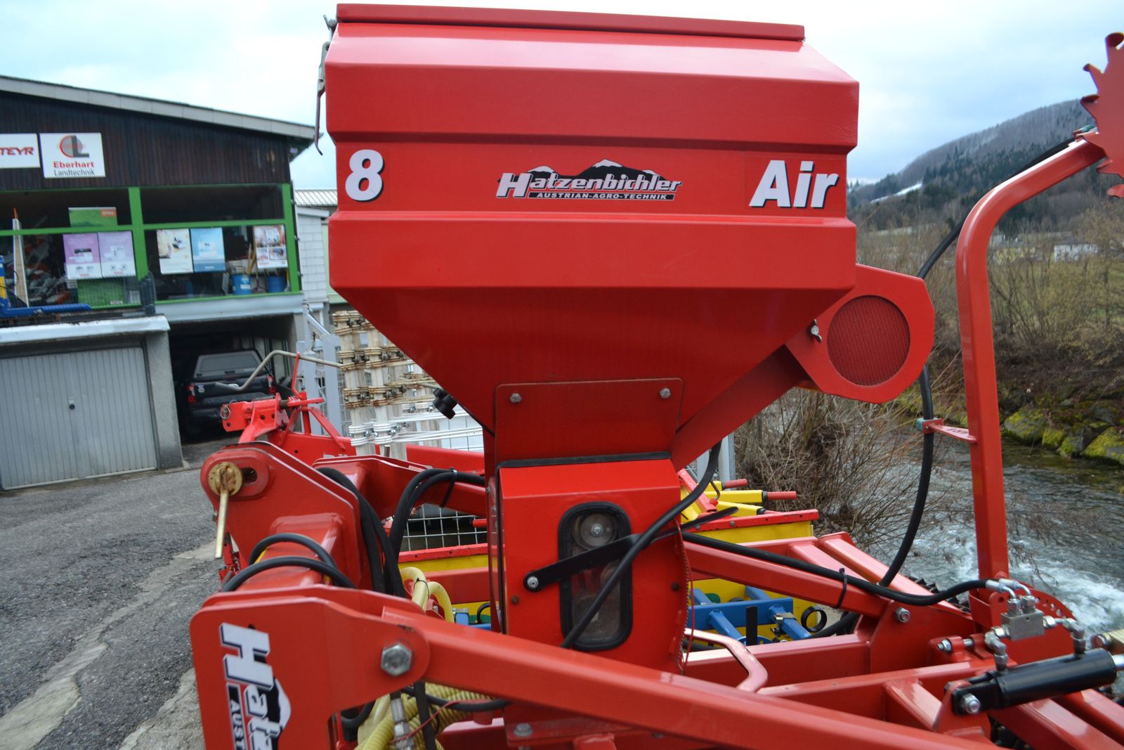 Hatzenbichler Vertikator Grünlandstriegel Air 8 Sägerät 3