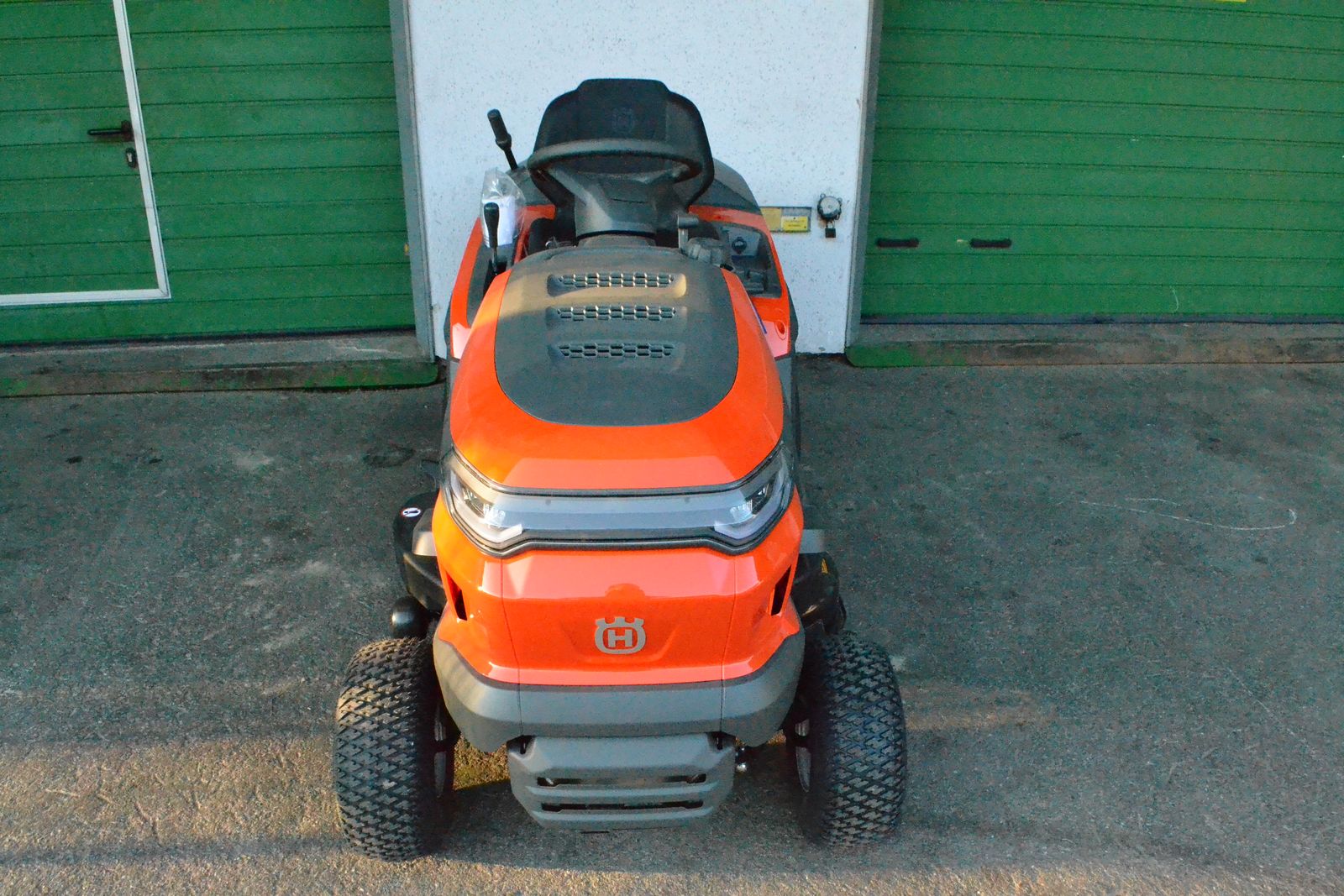 Husqvarna TC 215T Rasentraktor 2