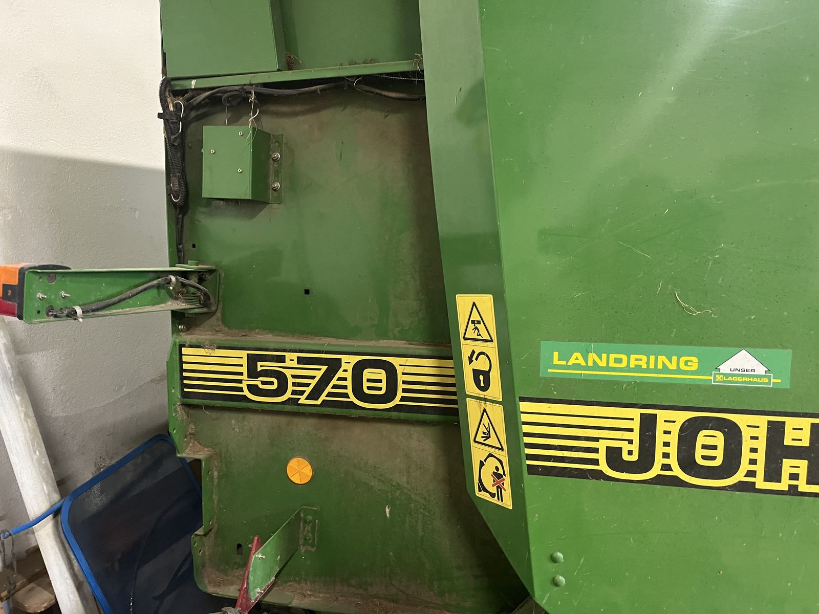 John Deere 570 2