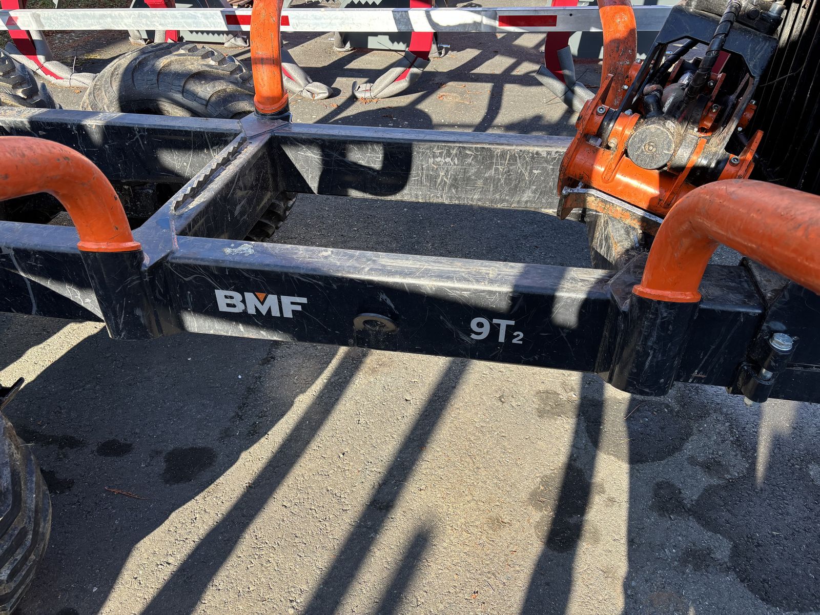 BMF 9 T2 mit Kran 720 2