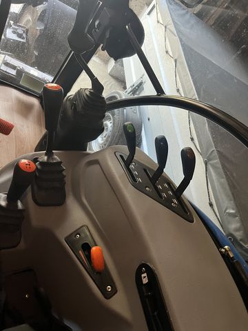 New Holland T4.75S Stage V