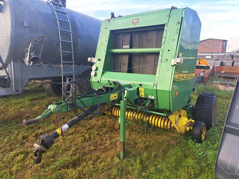 John Deere 570