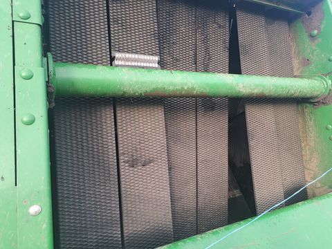 John Deere 570