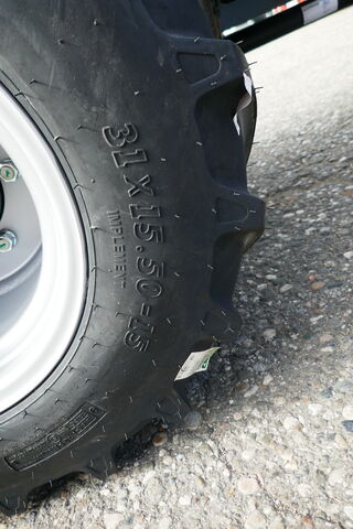 Giant G 2700 HD