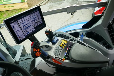 New Holland T7.245 PLM Auto Command
