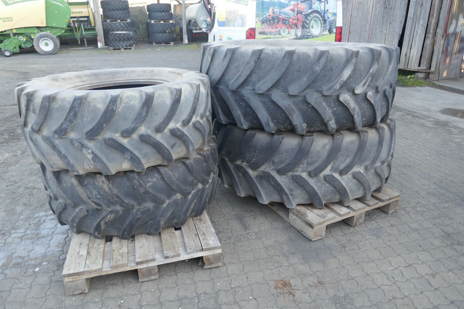 Firestone 650/65R38 und 540/65R28 1