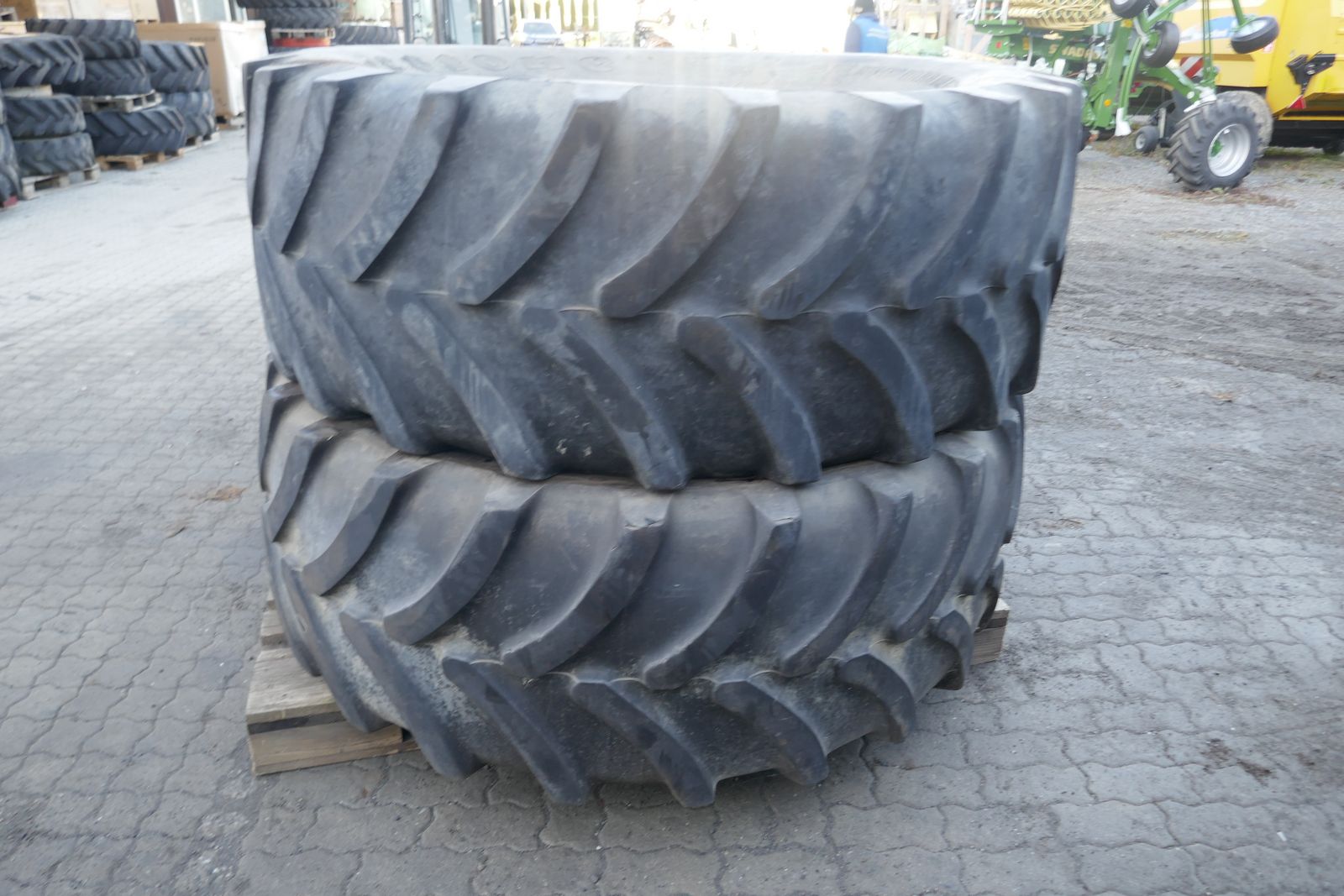 Firestone 650/65R38 und 540/65R28 3