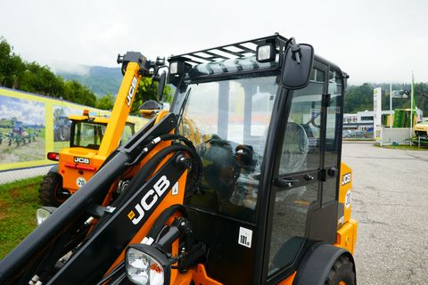 JCB 403 Agri Plus