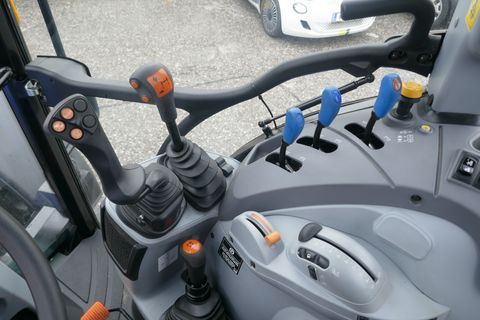 New Holland T5.90 Dual Command  