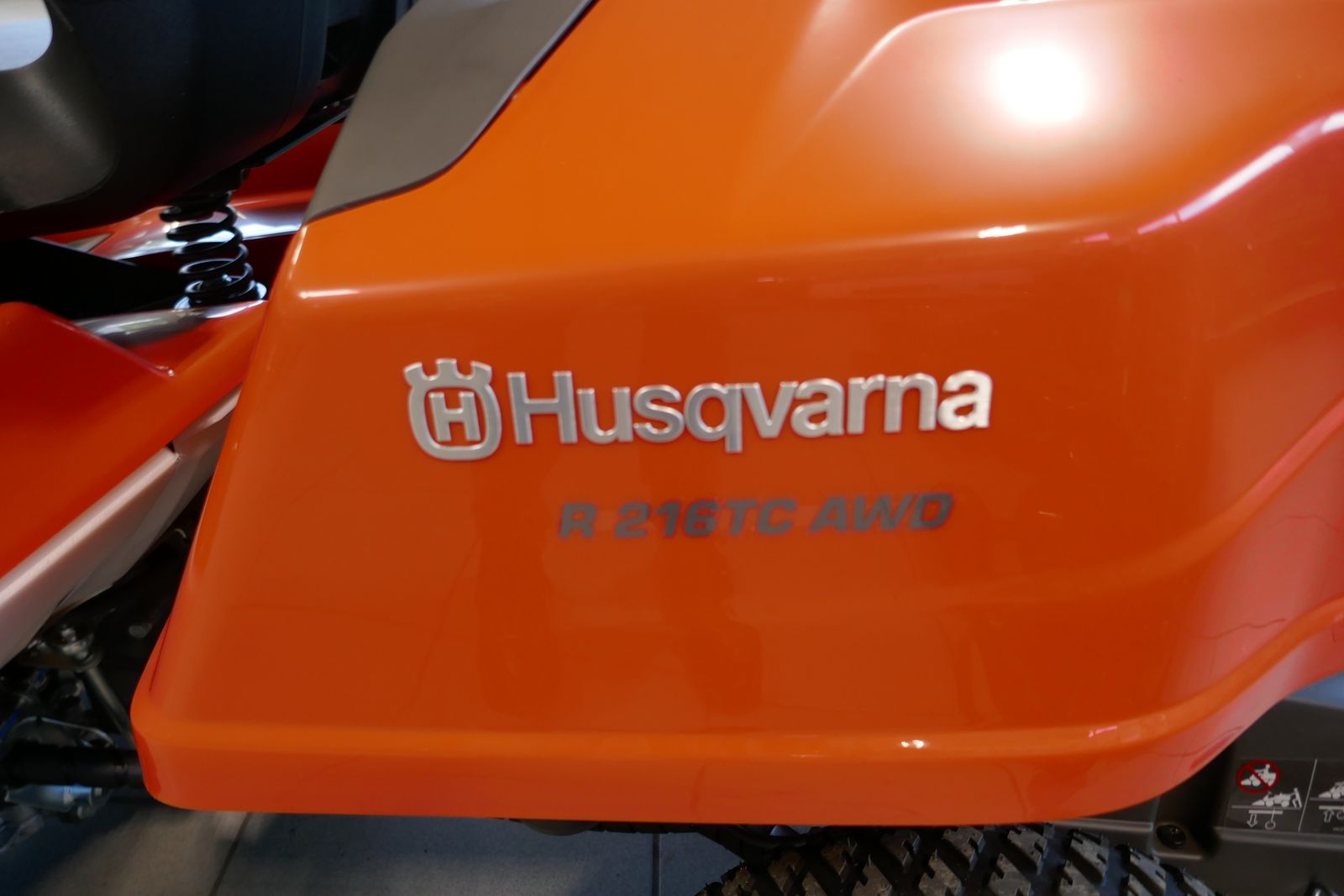 Husqvarna R 216 TC AWD 2