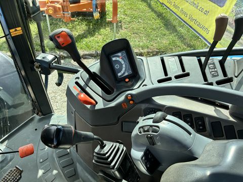 New Holland TS115