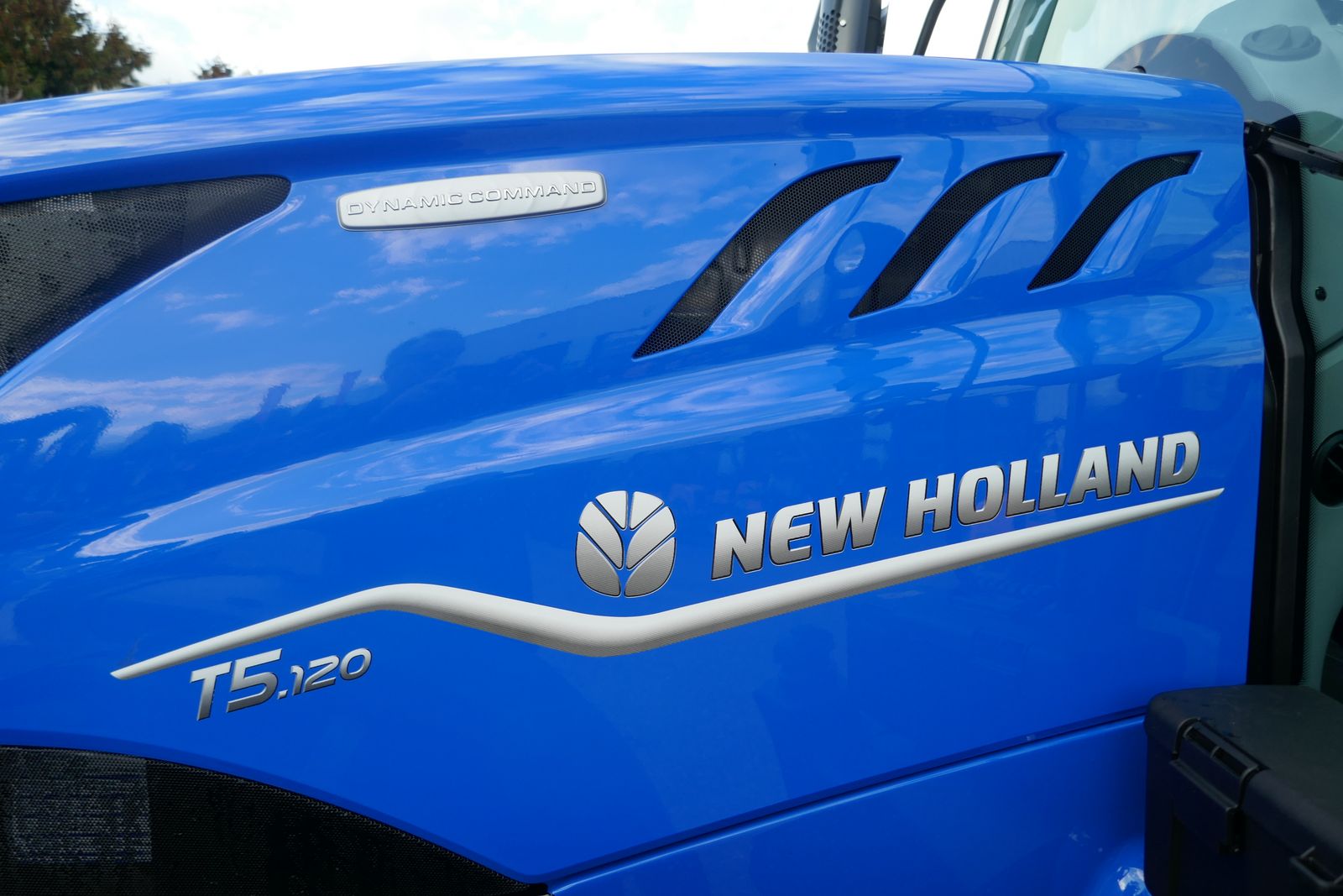 New Holland T5.120 Dynamic Command (Stage V) 2