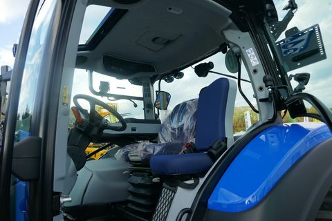 New Holland T5.120 Dynamic Command (Stage V)