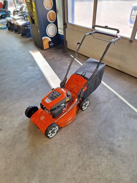 Husqvarna LC 151S 