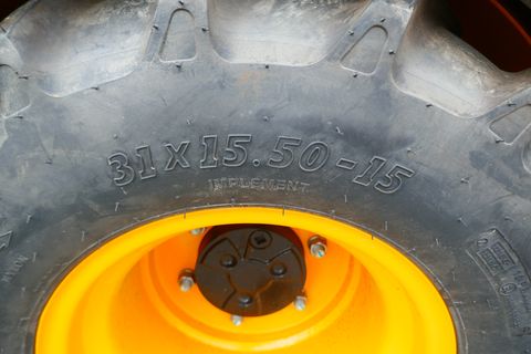 JCB 403 Agri 