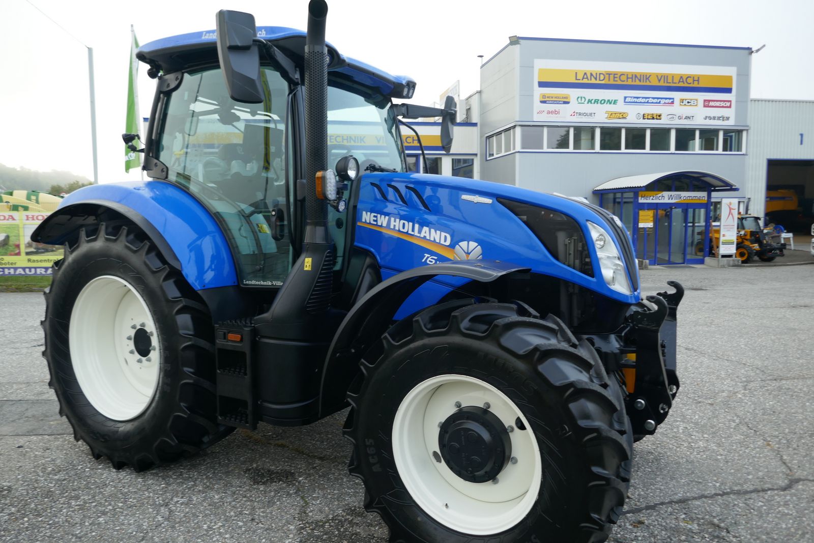 New Holland T6.180 Auto Command SideWinder II (Stage V)  3